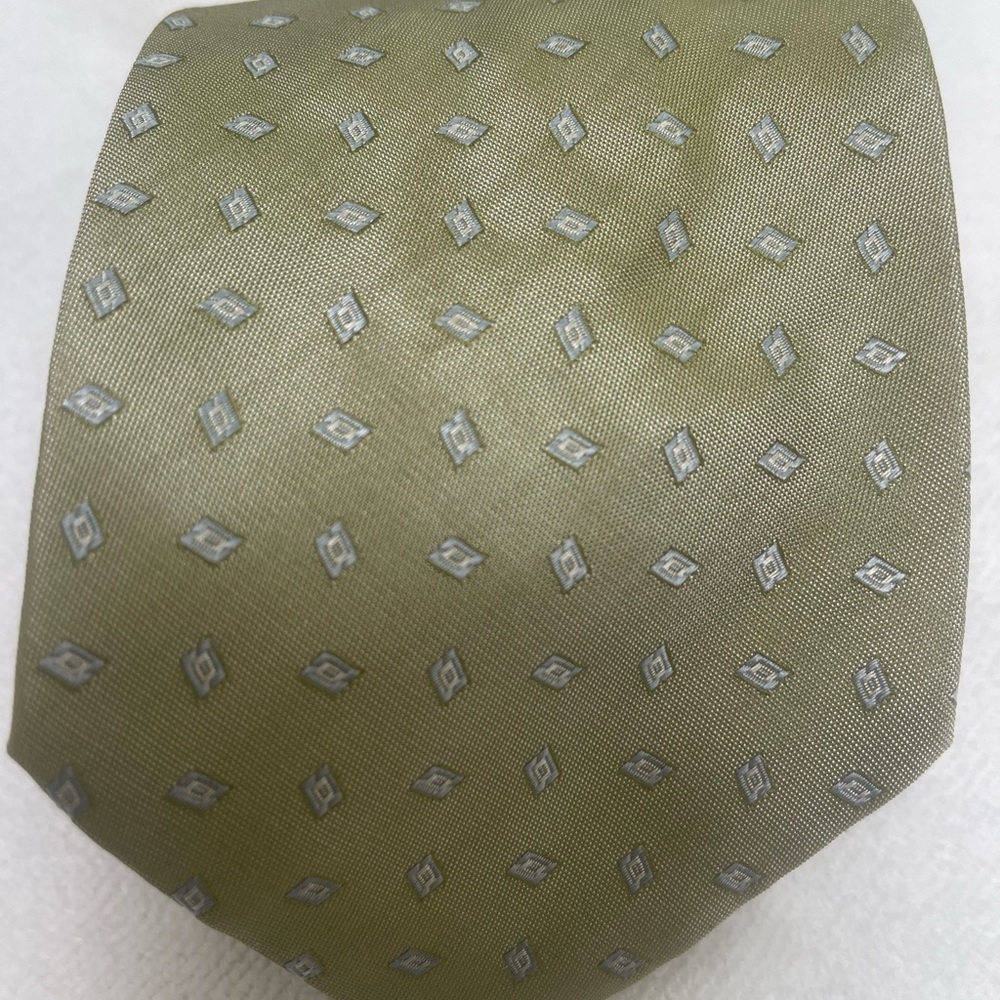 Santoni Olive Green Silk Tie with Silver Diamond Motif